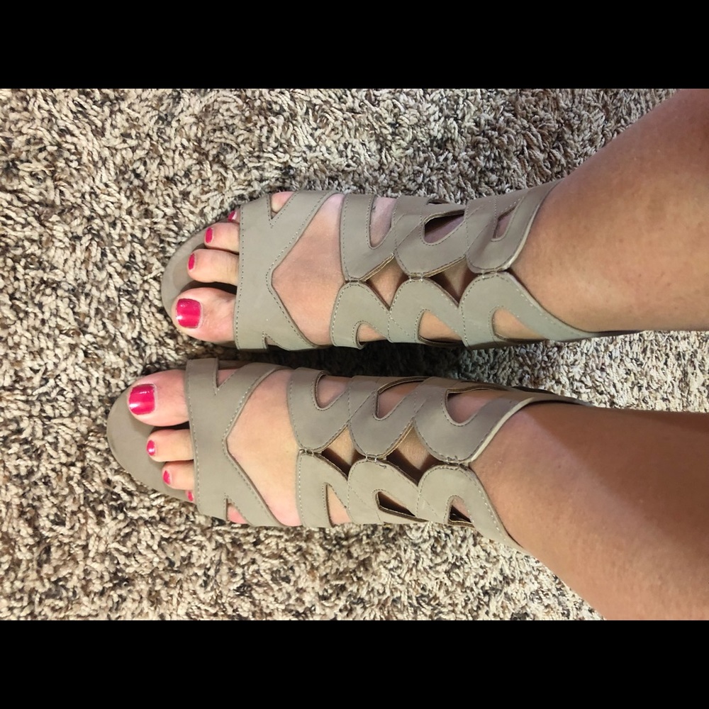 Tan color wedges!